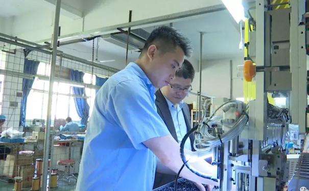 1535706037203110.jpg 車(chē)間.jpg